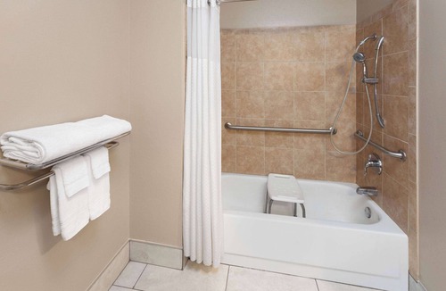 Hudson Hotel | AmericInn by Wyndham Hudson