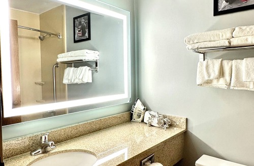 Marshfield Hotel | AmericInn by Wyndham Marshfield