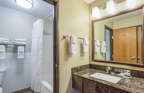 Menomonie Hotel | AmericInn by Wyndham Menomonie