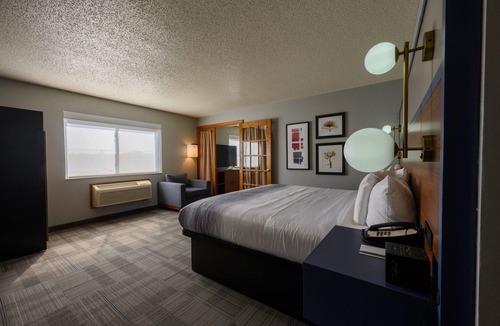 Monroe Hotel | AmericInn by Wyndham Monroe