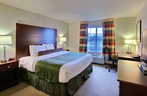 Oshkosh Hotel | AmericInn by Wyndham Oshkosh