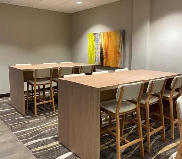 Rochester Hotel | AmericInn by Wyndham Rochester Near Mayo Clinic