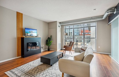 Mill District Apartment | Apartment ∙ 2 bedrooms ∙ 5 guests