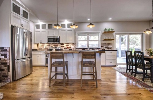 Jacksonville House | Applegate Humbug Hideaway