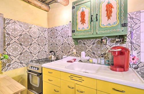 Santa Cruz Apartment | Artsy Santa Cruz Apartment w/Shared Fire Pit!