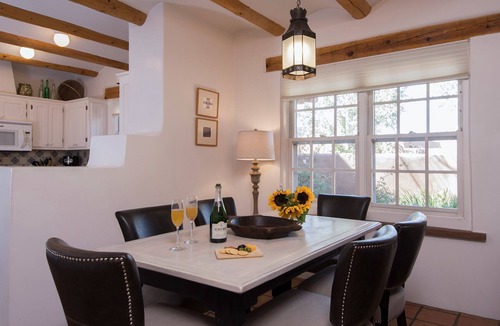 Historic Eastside House | Authenitic Santa Fe Casita~Walk to Downtown, Kiva Fireplaces and Mountain Views