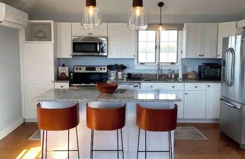 Madequecham House | Authentic Nantucket Experience at Sunny Daze!