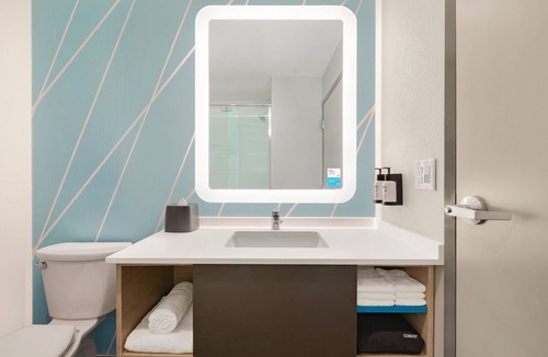 Fort Wayne Hotel | avid hotel Fort Wayne North by IHG