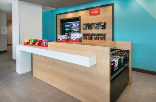 Roseville Hotel | Avid Hotels - Roseville - Minneapolis North by IHG