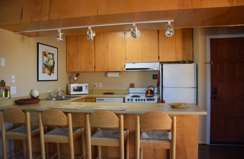 El Prado Condo | Awesome FUN Location! Close to Plaza, Close to Ski! Tennis, Summer Swim!