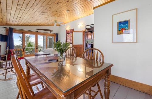 Loudon Apartment | B - Porch Suite on Miles Smith Farm