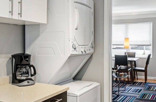 Brookwood Apartment | (B2bJ) Great Value, Serviced Condo in Quiet Neighborhood
