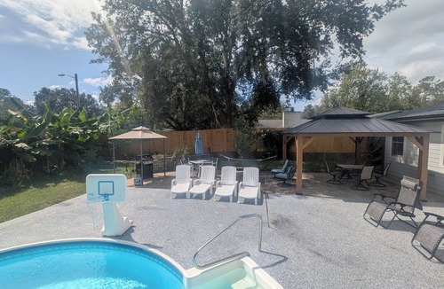 Gainesville House | Backyard Paradise Saltwater Pool House