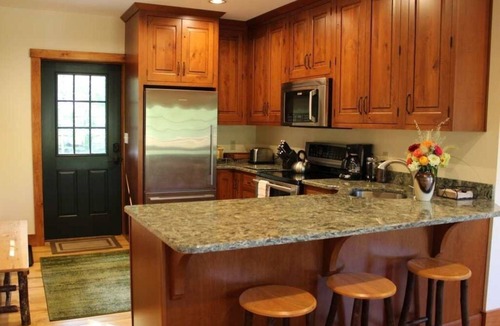 Keene Bed & Breakfast | Bark Eater Inn