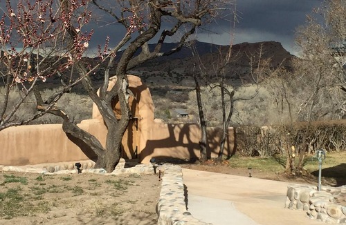 Abiquiu House | Barranca Plaza Casita - Village life in its old days Best