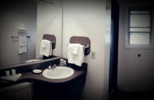 North Bend Hotel | Bay Bridge Motel
