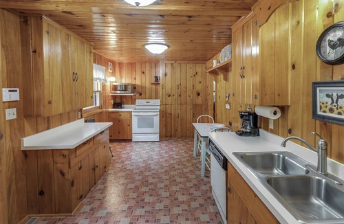 Deerwood House | Bay Lake Cabin by Historic Ruttger's Resort
