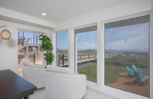Jacksonville Beach Apartment | Be A Nomad - 7 Bedroom Beachfront House Jacksonville Beach Sleeps 14