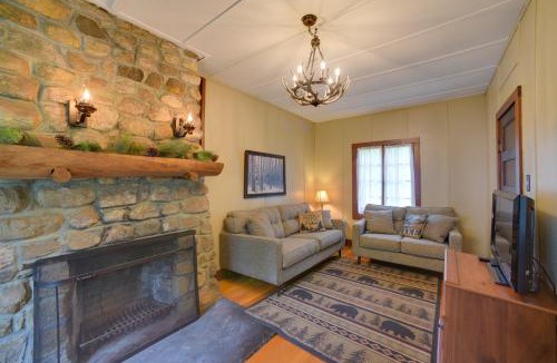 Speculator House | Beach and Kayaks Waterfront Cabin on Lake Pleasant!