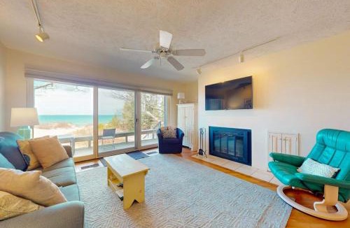 Glen Arbor House | Beach Walk 3 4