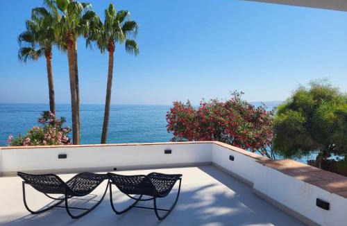 Buenas Noches Villa | Beachfront Villa