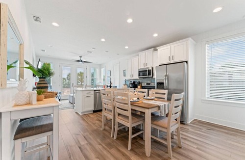 Jacksonville Beach House | Beachside Home: 3 En Suites, Views, Bikes, Firepit
