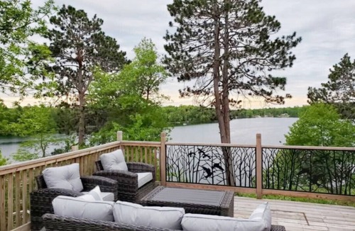 Backus House | Bear Peak Cabin, Beautiful Secluded Lake Cabin with Panoramic Views!
