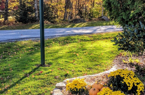 West Dover House | Bear's Den - Mount Snow Townhome - w/Heated Pool!