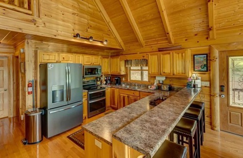 Necowa Cove Cabin | Bearway to Heaven Lake View Fire Pit Game Room