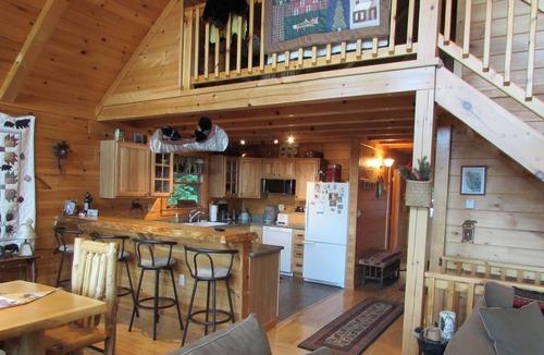 Moriah Center House | Beatiful Custom Log Home " Bear Lodge"