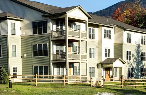 Jeffersonville Apartment | Beautiful 2 bedroom unit at resort, sleeps 6