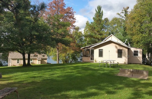 Pine River Cabin | Beautiful (3 bed) Lakeside Cabin on Private Lake