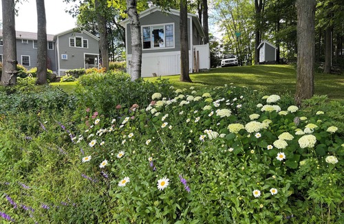 Charlotte House | Beautiful 6-bedroom lake front summer house in charming Charlotte