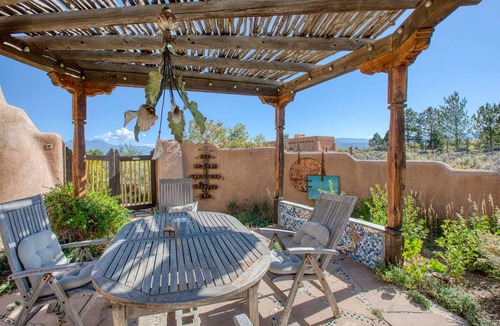 Ranchos De Taos Apartment | Beautiful artist getaway with mountain views