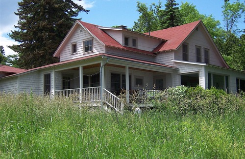 Westport House | Beautiful Beach House on Lake Champlain