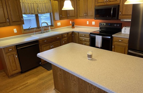 Stewartville House | Beautiful Big House in a quaint little Town!