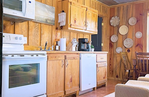 Murfreesboro Cabin | Beautiful Cabin 8 minutes from The Crater of Diamonds
