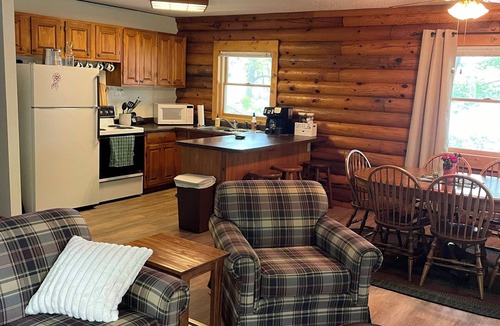 Turtle Lake Cabin | Beautiful, clear water lakefront 2-bedroom cabin on Horseshoe Lake pet friendly