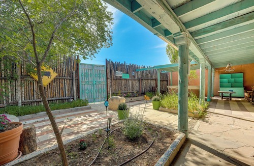 Santa Cruz Apartment | Beautiful Española Retreat w/Patio!