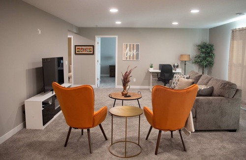 Shakopee Apartment | BEAUTIFUL EXECUTIVE SUITE IN A RESIDENTIAL HOME