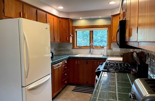 Waitsfield House | Beautiful Family Home Central to Mad River Valley