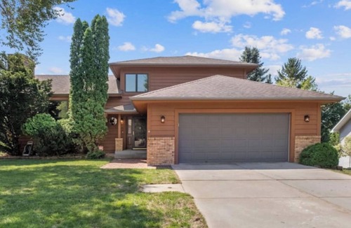 Roseville House | Beautiful Four-Level Split Home @ Calm Cul-de-sac!