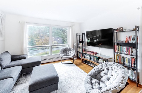 Montpelier House | Beautiful home with full kitchen, deck, close to river, & washer/dryer