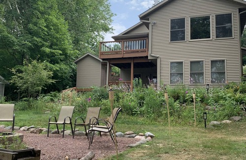 Turtle Lake House | Beautiful Lake Front Wisconsin Cabin!