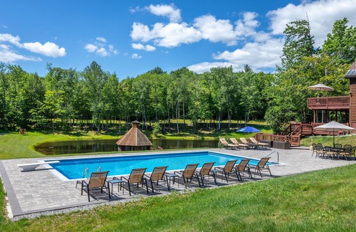 Londonderry House | Beautiful Lakeview Log Cabin on 60-Acre Property