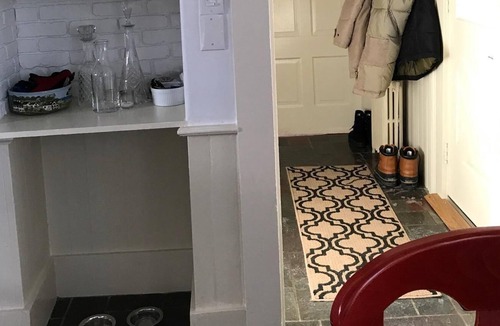 Greenfield Apartment | Beautiful Large Ground Floor/ Garden Updated 3 bed/1.5 baths 8 min to Schools