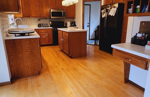 Minnetonka House | Beautiful large home on quiet Wayzata lot!