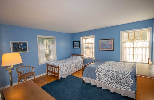 Worthington House | Beautiful Mountaintop Retreat In The Country!