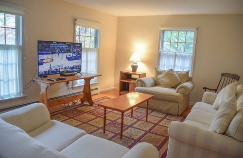 Worthington House | Beautiful Mountaintop Retreat In The Country!