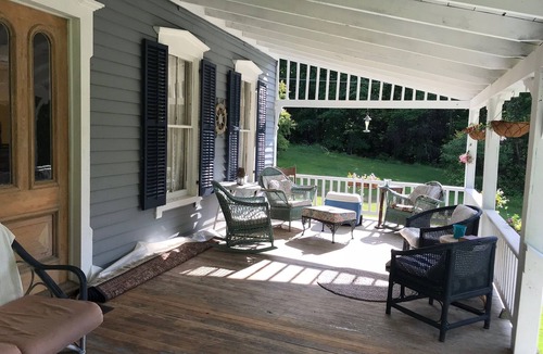 Huletts Landing House | BEAUTIFUL MOUNTAIN GETAWAY IN HULETTS LANDING, LAKE GEORGE NY